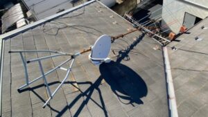 落雷でアンテナが倒れたときの症状・対処法