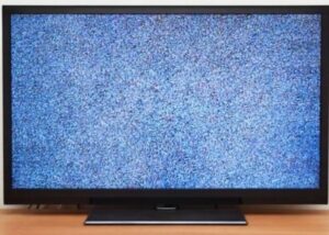 アンテナ支線が緩むと起こるテレビの不調