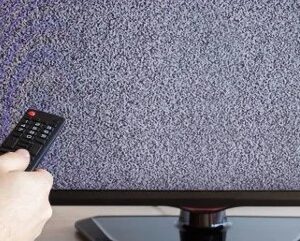 テレビが壊れた時のの対処法を症状別に紹介！寿命は何年？買い換えた方が安いの？