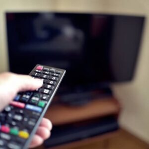 テレビの電源が入るのに映らない？そんなときの解決方法をご紹介！