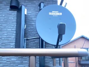 BSアンテナをバルコニーなど囲いの内側に設置する方法