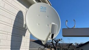 BSアンテナは室内に設置できる?ベランダ内や見えない位置設置への方法解説