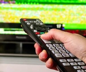 テレビにノイズが急に発生！原因と自分でできる対処法を徹底解説