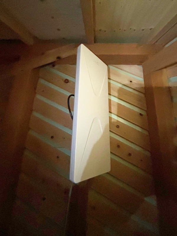 デザインアンテナ屋根裏設置