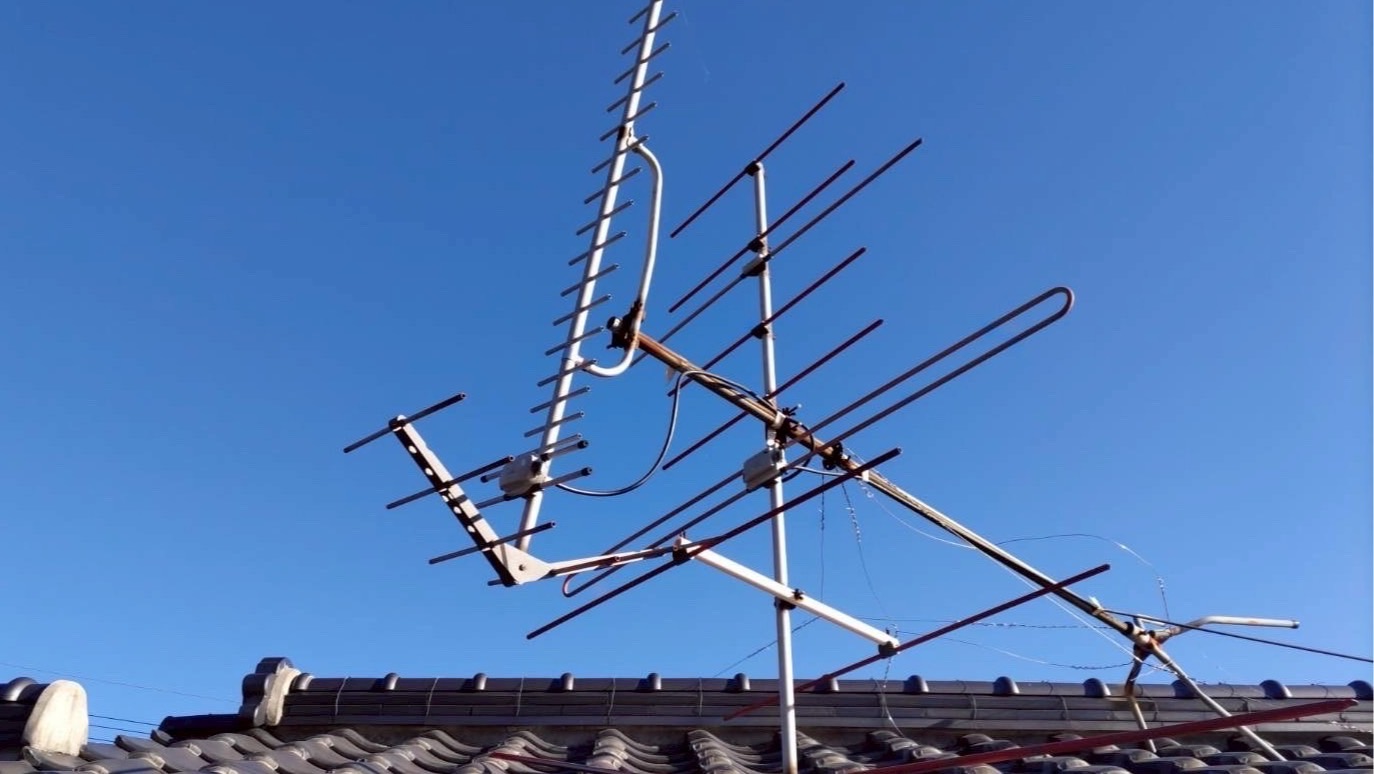 【2025】アンテナが倒れた時の対処法！台風対策3選